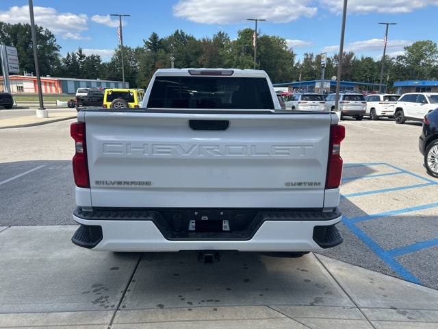 2021 Chevrolet Silverado 1500 Custom photo 3