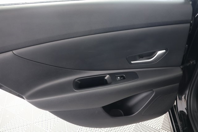 2023 Hyundai Elantra SEL photo 22