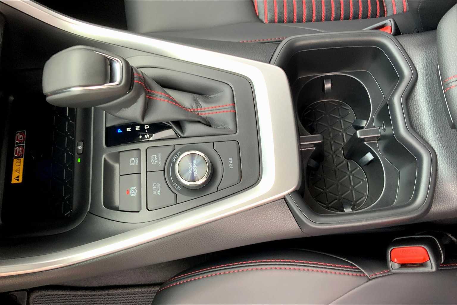 2025 Toyota RAV4 Hybrid XSE photo 30