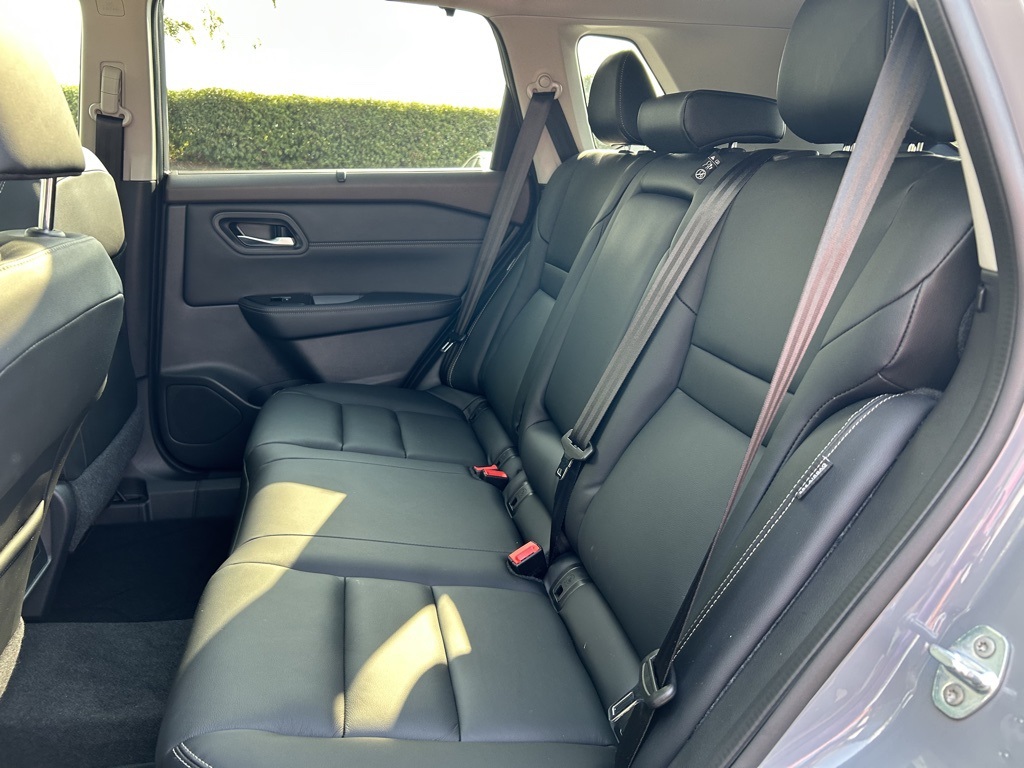 2022 Nissan Rogue SL photo 25