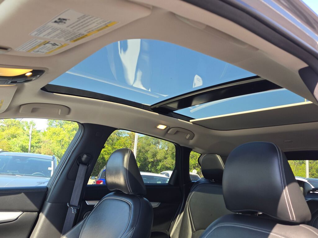 2019 Infiniti QX50 Essential photo 24