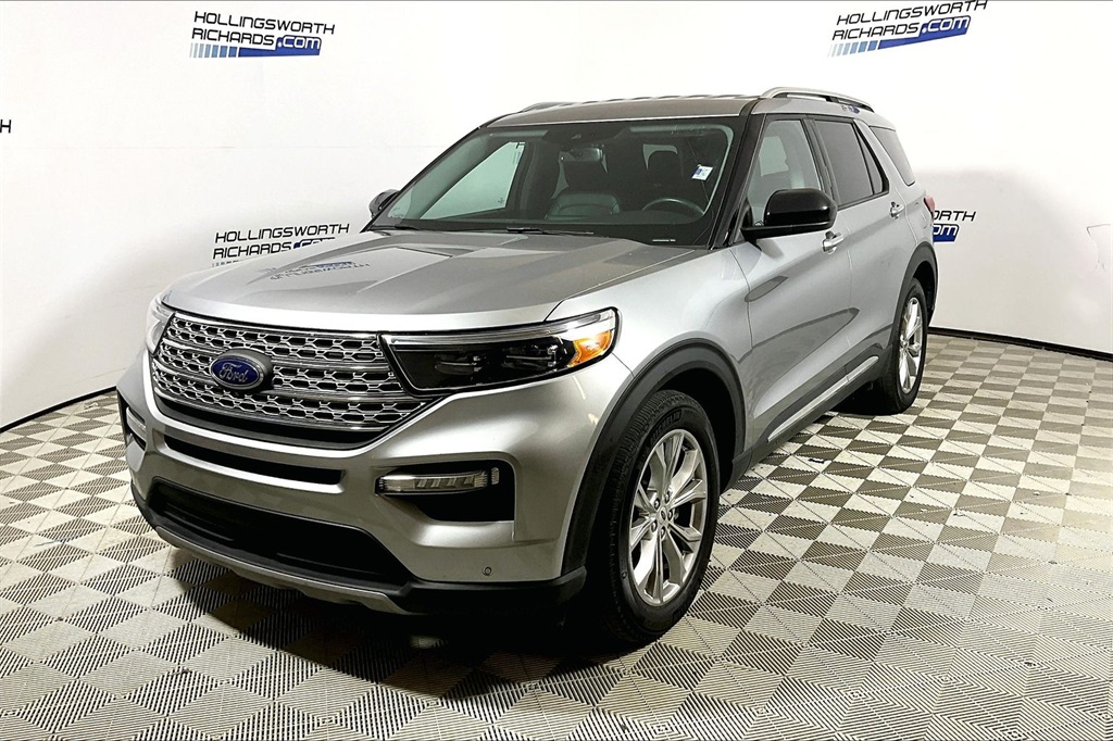 2024 Ford Explorer Limited's photo