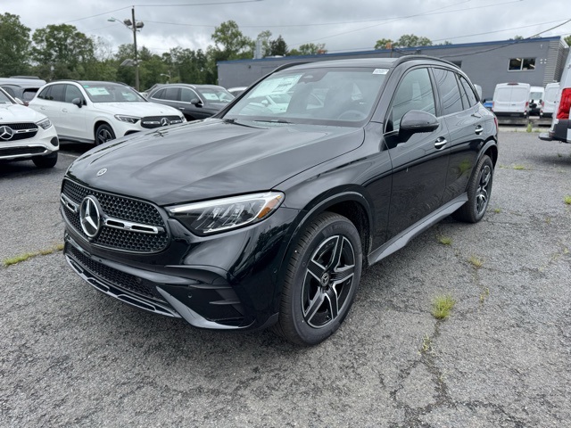 2025 Mercedes Benz GLC 300 4MATIC photo 2