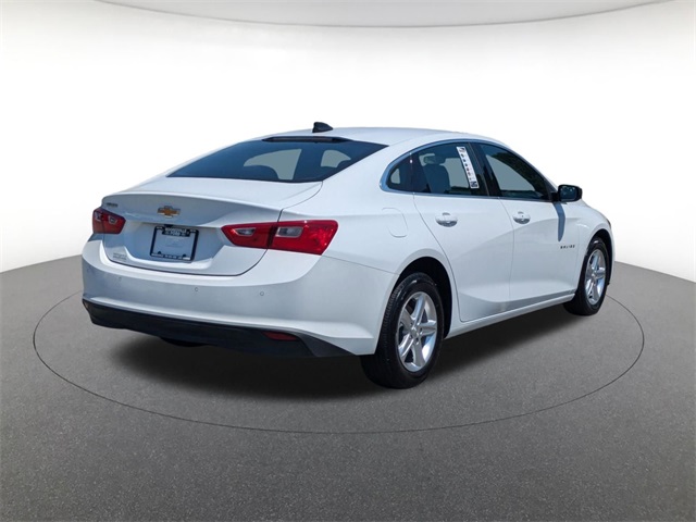 2024 Chevrolet Malibu LS photo 3