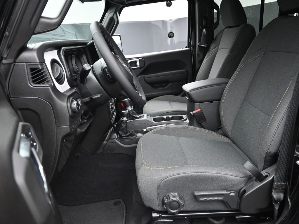 2025 Jeep Wrangler Sport S photo 12