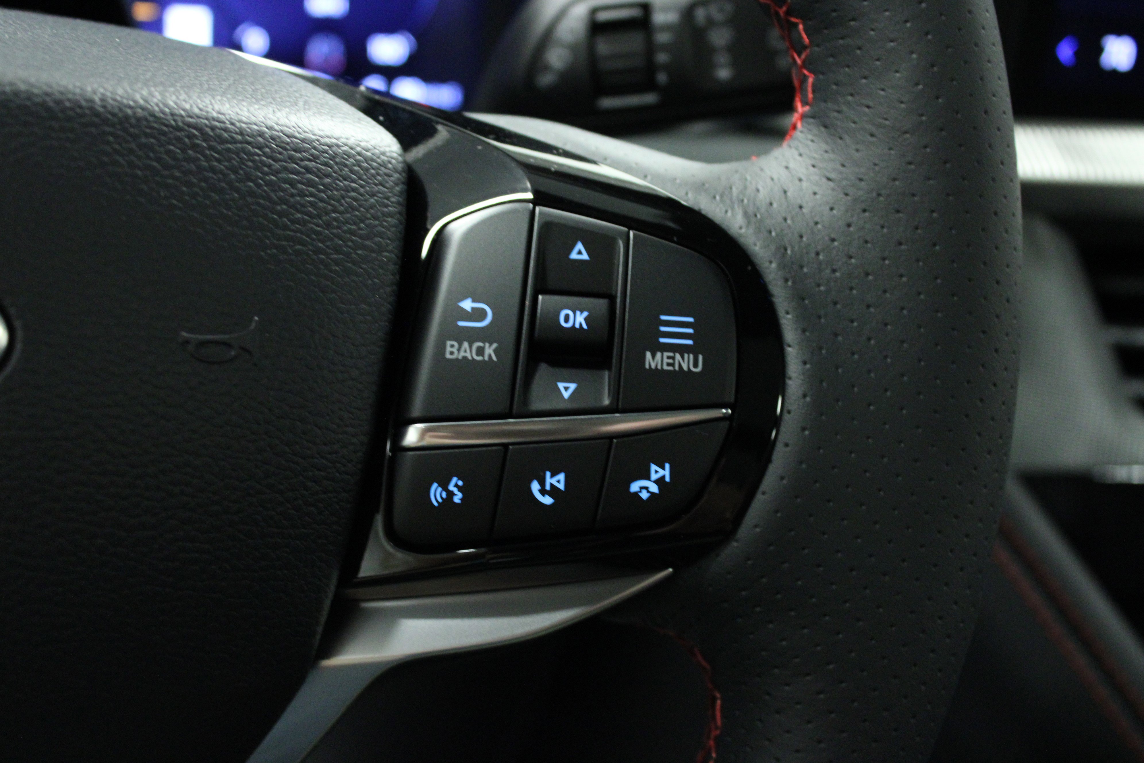 2025 Ford Explorer ST-Line photo 17