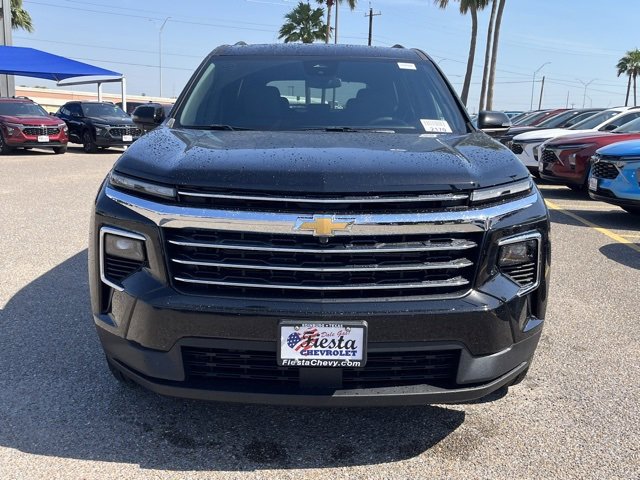2025 Chevrolet Traverse photo 2