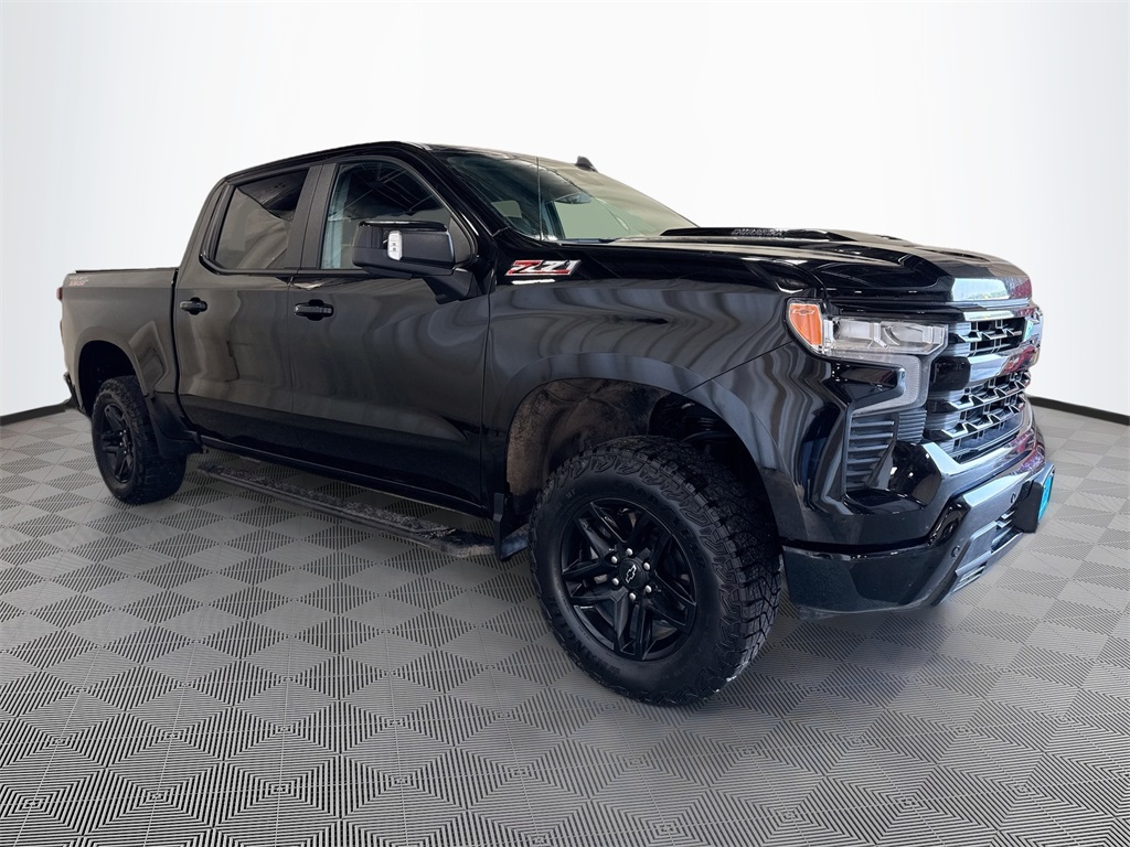 2024 Chevrolet Silverado 1500 LT Trail Boss photo 3