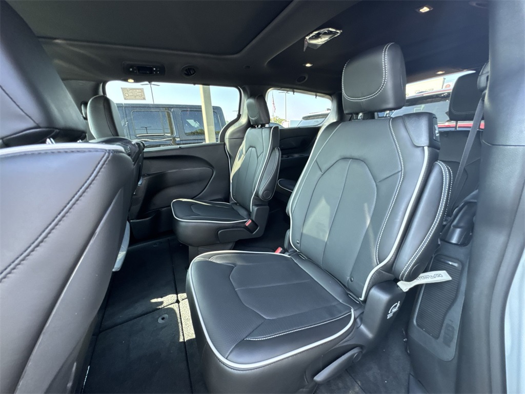 2026 Chrysler Pacifica Limited photo 29