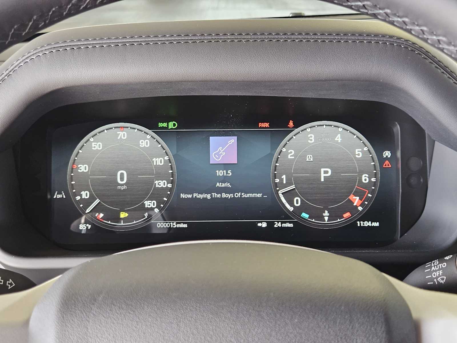 2025 Land Rover Defender 110 X-Dynamic SE photo 13