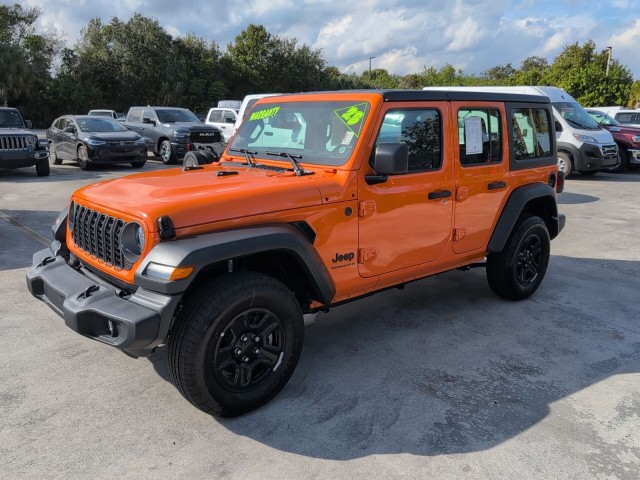 2025 Jeep Wrangler 4-Door Sport's photo