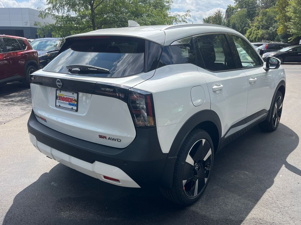 2025 Nissan Kicks SR photo 3