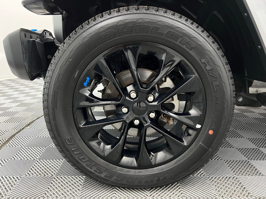 2023 Jeep Wrangler Sahara 4xe photo 33