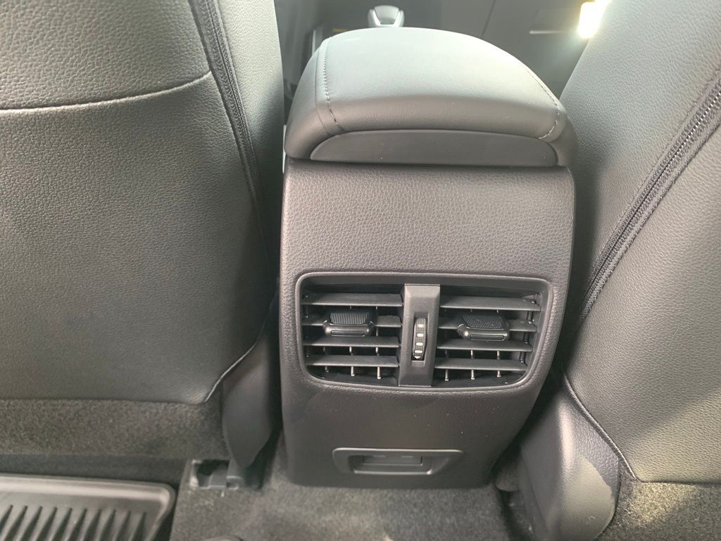 2026 Toyota Corolla Cross XLE photo 21