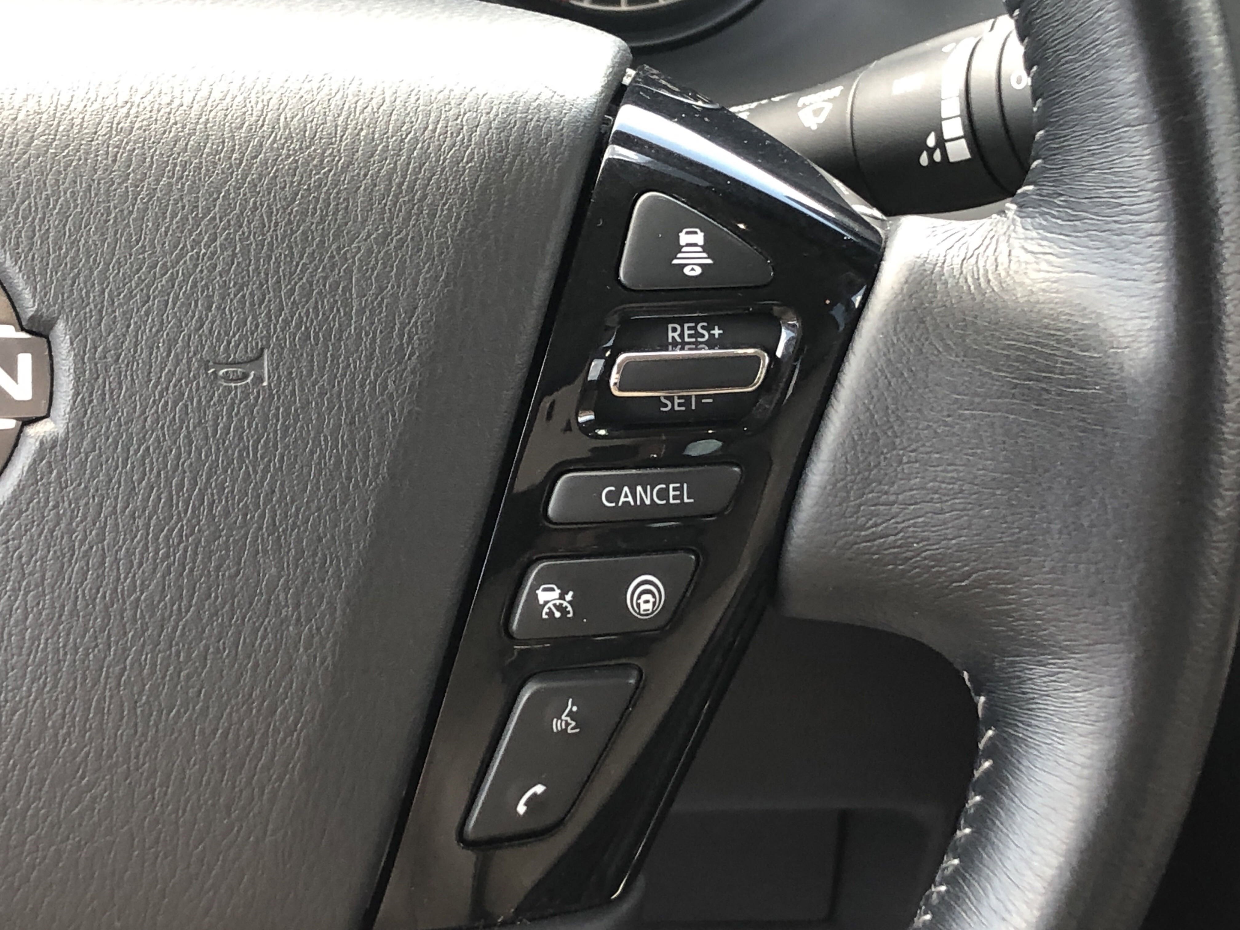 2023 Nissan Armada SL photo 18
