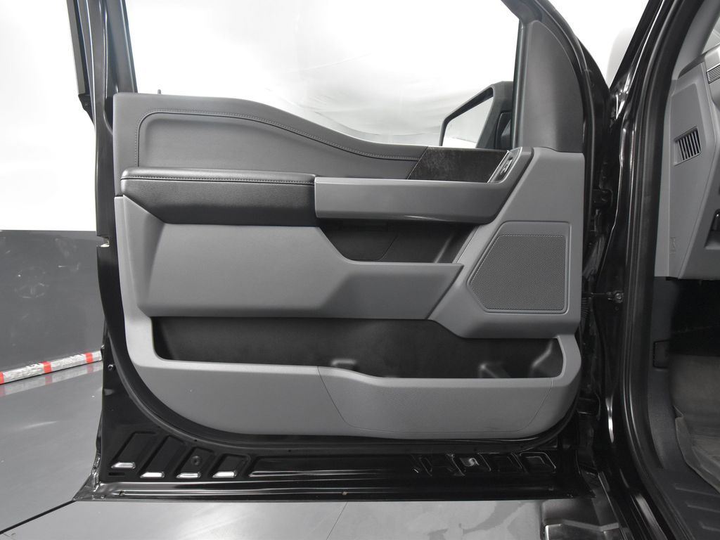 2022 Ford F-150 XLT photo 14