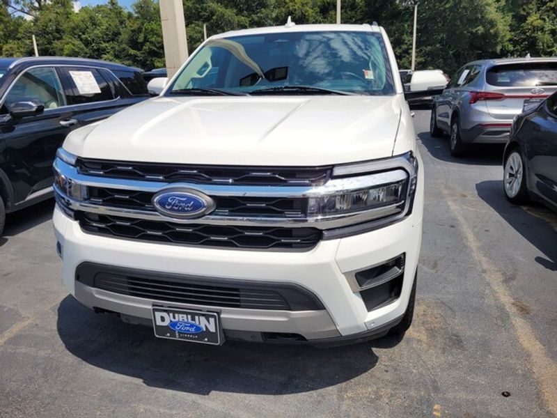2023 Ford Expedition Limited photo 3