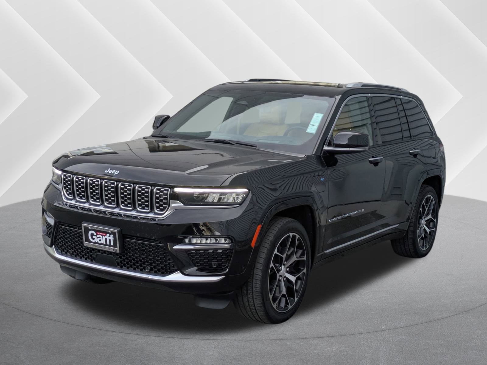 2022 Jeep Grand Cherokee Summit 4xe's photo