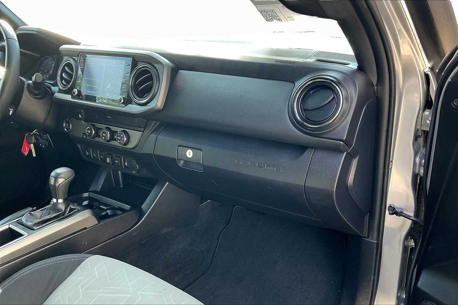 2020 Toyota Tacoma TRD Sport Double Cab V6 photo 16