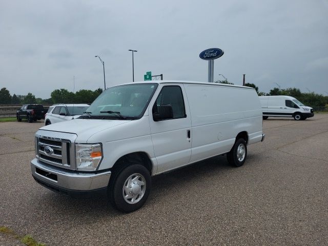 2013 Ford E-150 photo 9