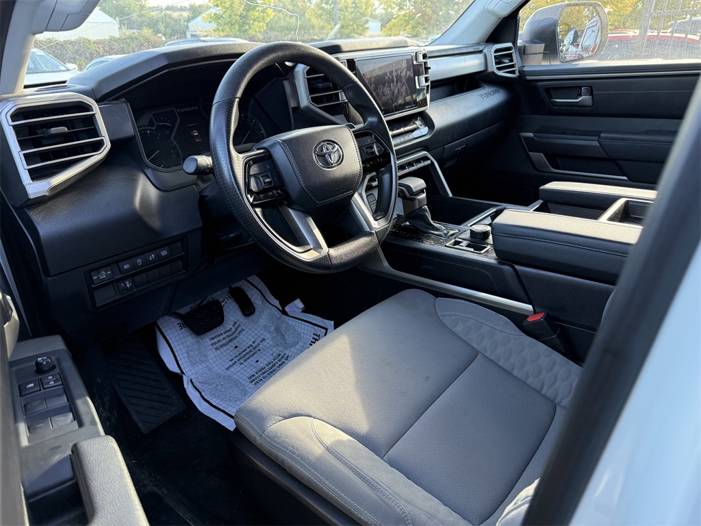 2024 Toyota Tundra SR5 photo 3