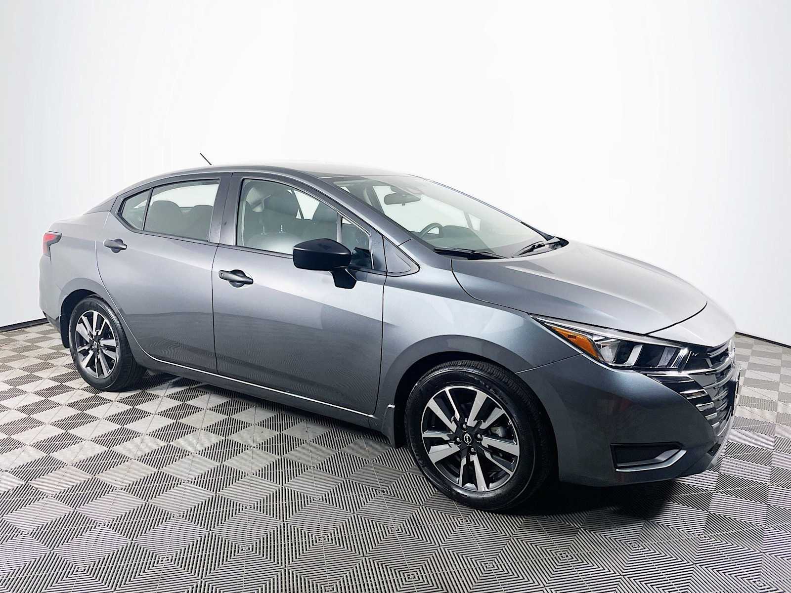 2024 Nissan Versa S photo 3