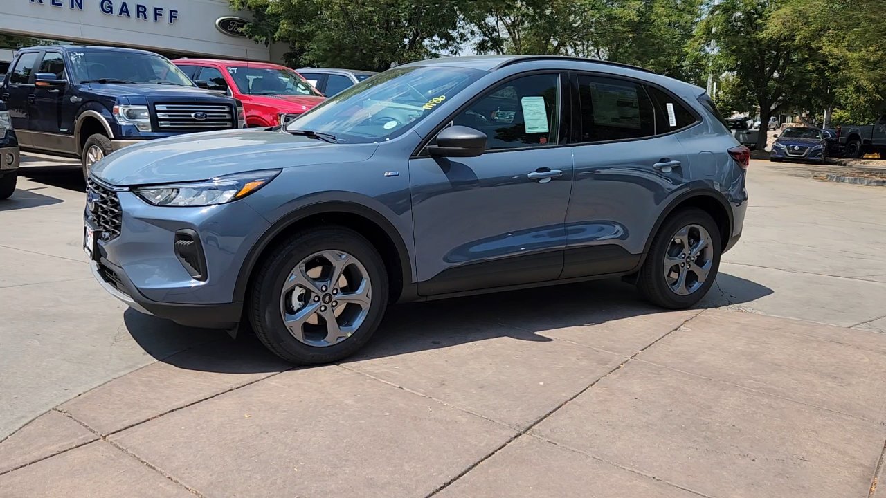 2025 Ford Escape ST-Line photo 2