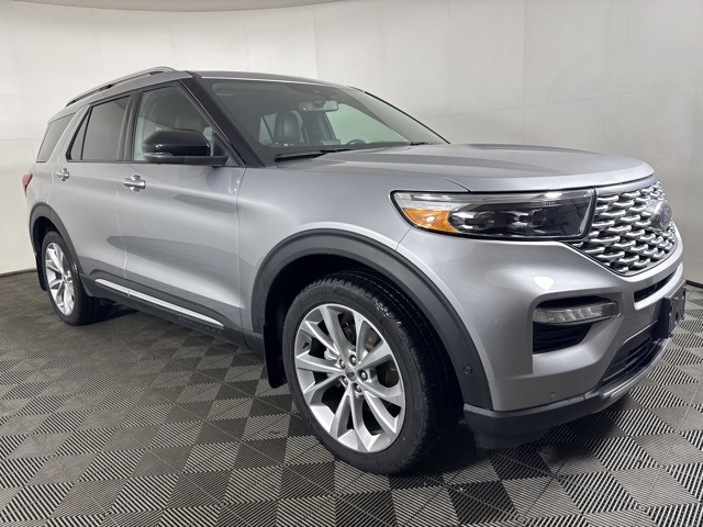 2021 Ford Explorer Platinum's photo