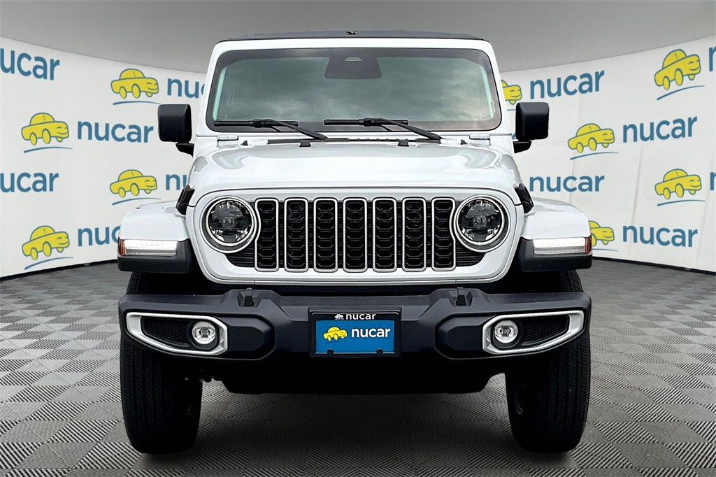 2025 Jeep Wrangler Sahara photo 2