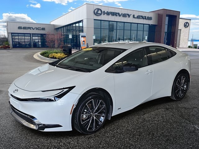 2024 Toyota Prius XLE's photo