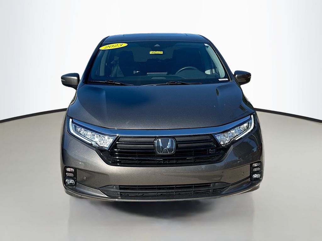 2023 Honda Odyssey Touring photo 2