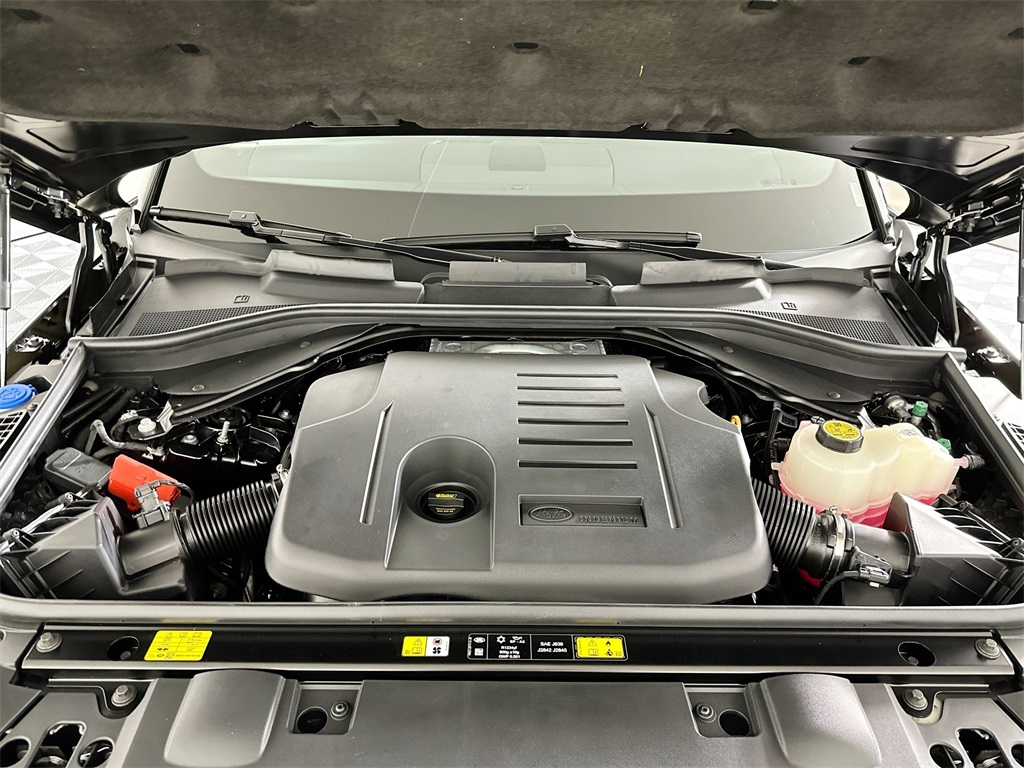 2025 Land Rover Range Rover Sport SE photo 21