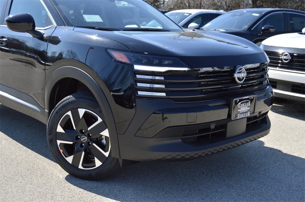 2025 Nissan Kicks SV photo 2