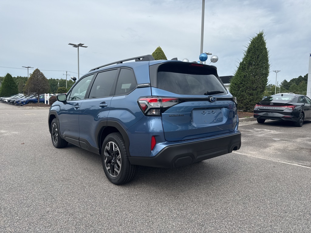 2025 Subaru Forester Premium Base photo 3