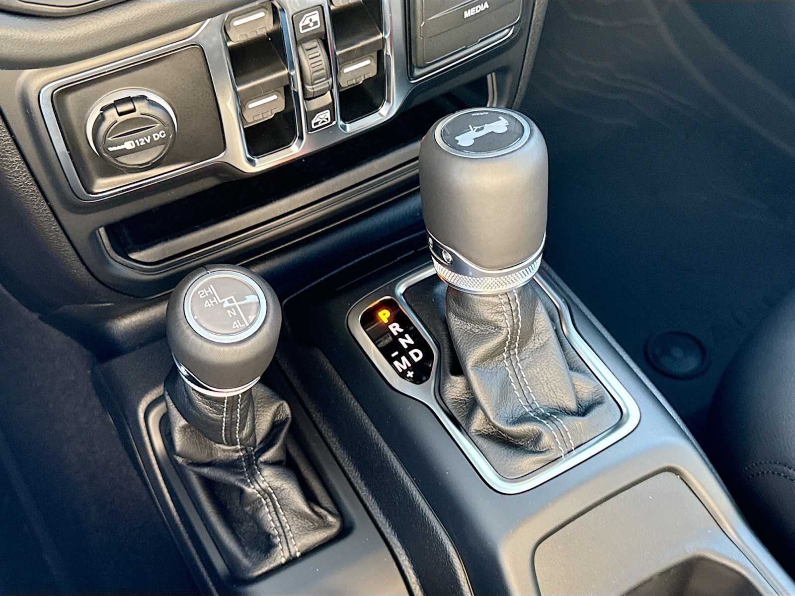 2025 Jeep Wrangler Sahara photo 14