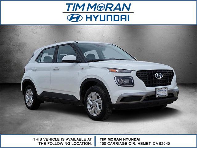 2026 Hyundai Venue SE's photo