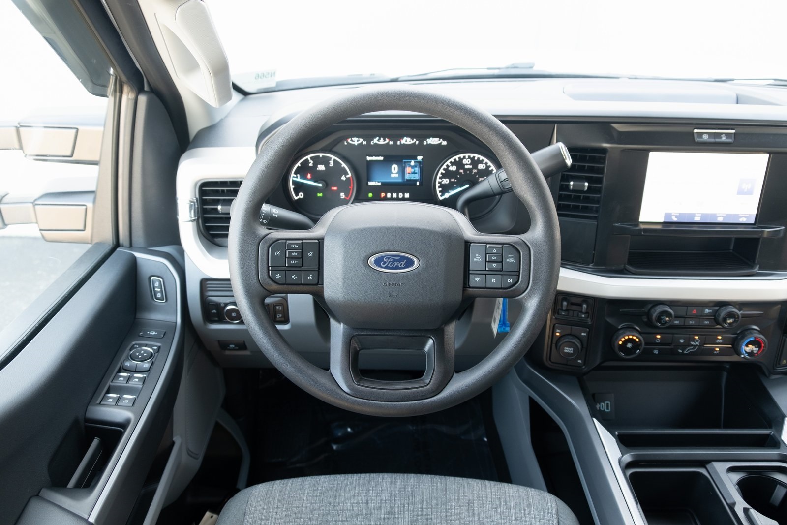 2025 Ford F-350 photo 2