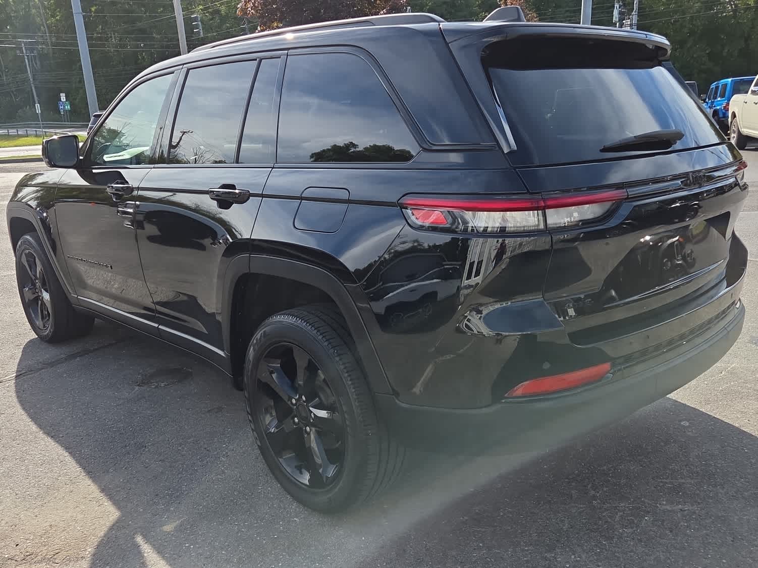 2022 Jeep Grand Cherokee Altitude photo 3