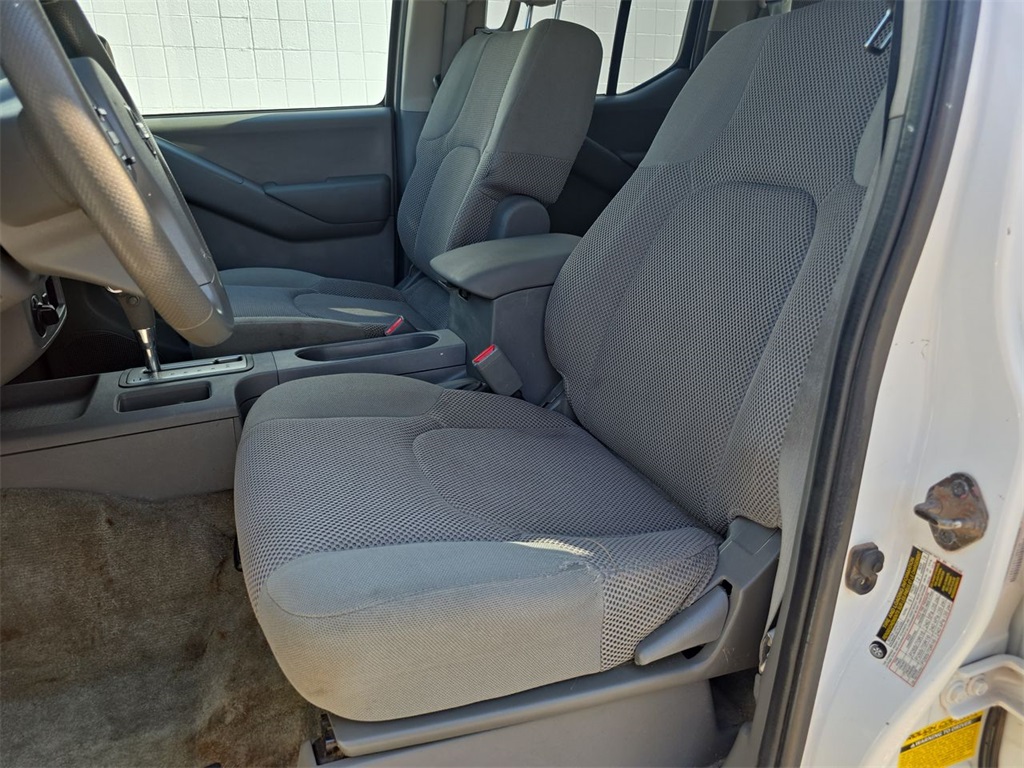 2014 Nissan Frontier S photo 19
