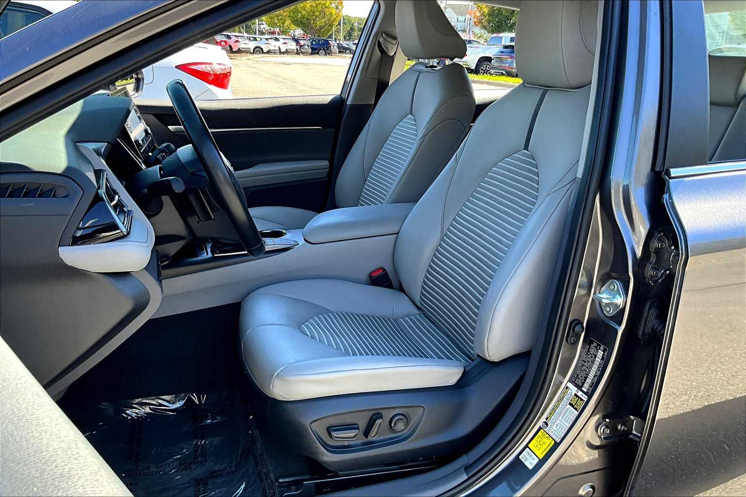 2024 Toyota Camry SE photo 7