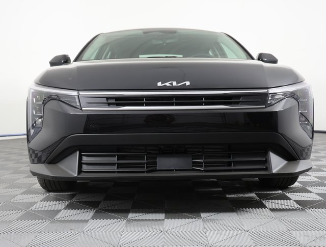 2025 Kia K4 LXS photo 2