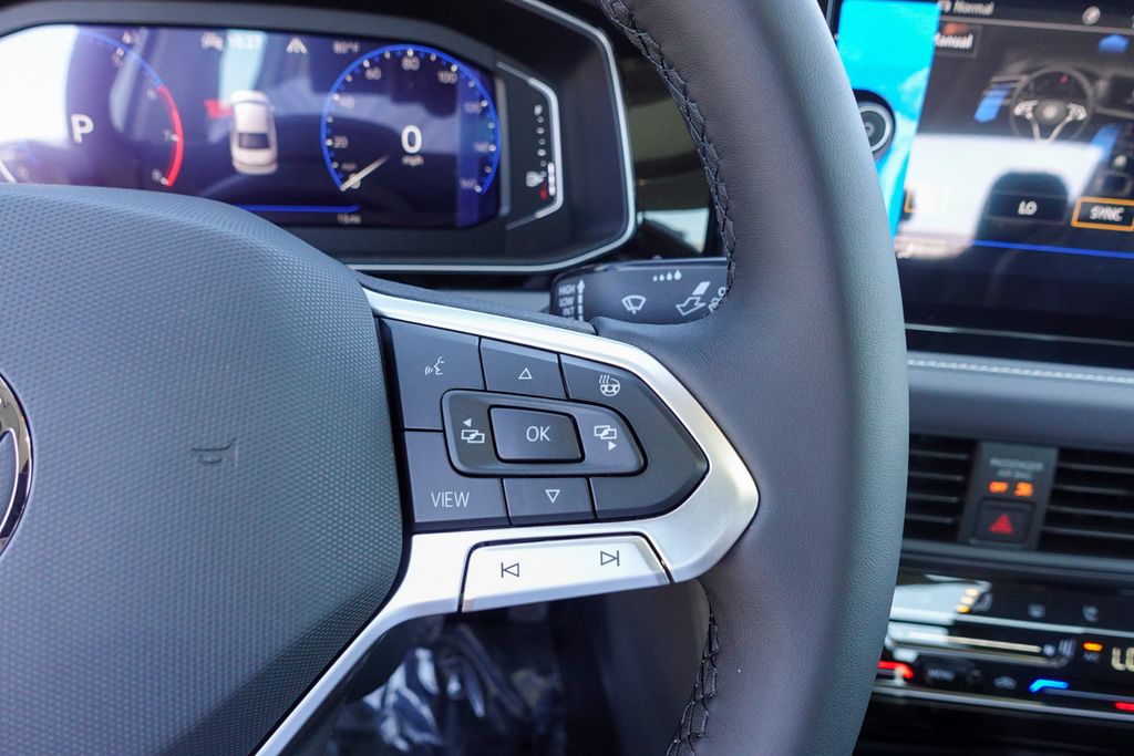 2025 Volkswagen Jetta 1.5T SEL photo 14