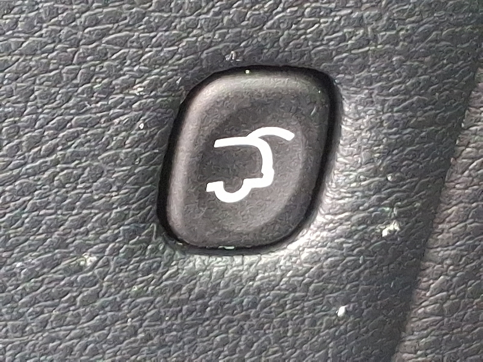 2020 Jeep Grand Cherokee Altitude photo 25