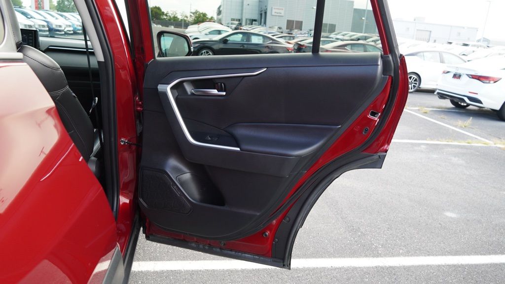 2022 Toyota RAV4 XLE photo 16