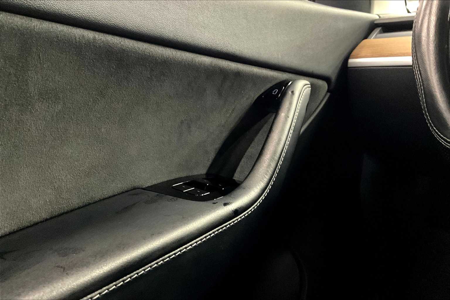 2021 Tesla Model Y Standard Range photo 23