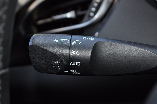 2018 Toyota C-HR XLE Premium photo 29