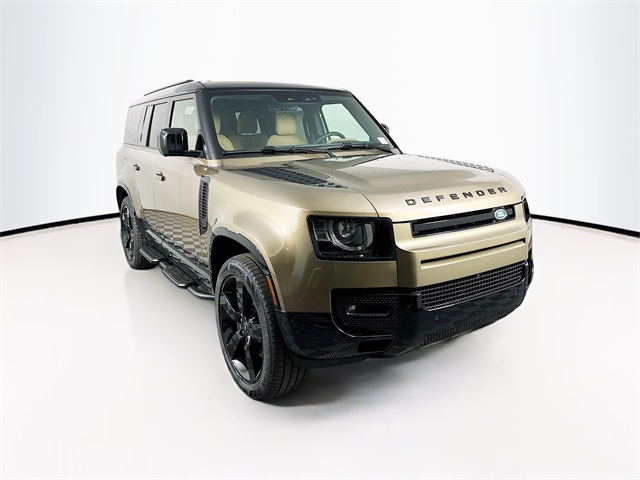 2025 Land Rover Defender 130 X-Dynamic SE photo 3