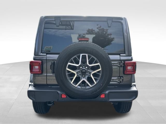 2025 Jeep Wrangler Sahara photo 4