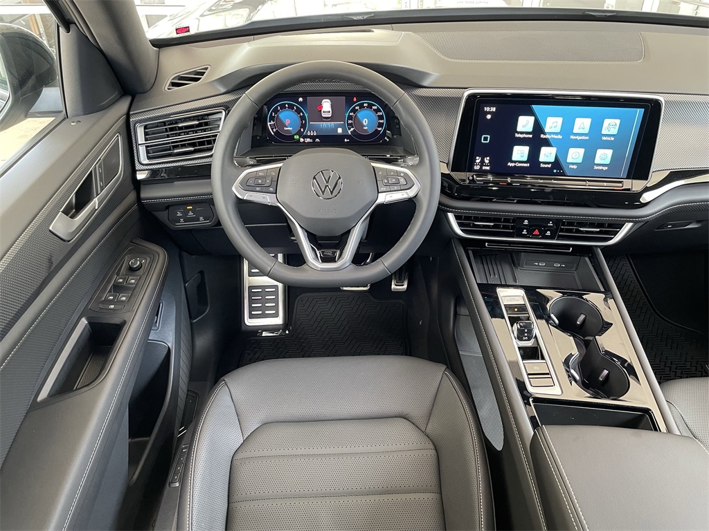 2025 Volkswagen Atlas Cross Sport SEL R-Line photo 11