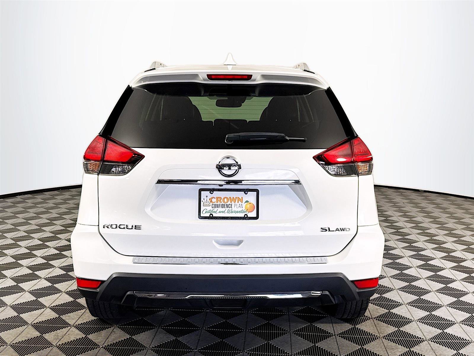 2017 Nissan Rogue SL photo 3